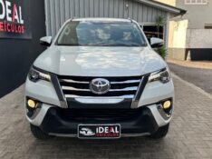 TOYOTA SW4 SRX 2.8 TURBO /2017 IDEAL VEÍCULOS LAJEADO / Carros no Vale
