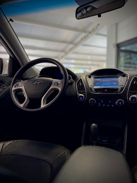 HYUNDAI IX35 2.0 16V FLEX 4P AUTOMATICO 2014/2015 MALAGGI VEÍCULOS ENCANTADO / Carros no Vale