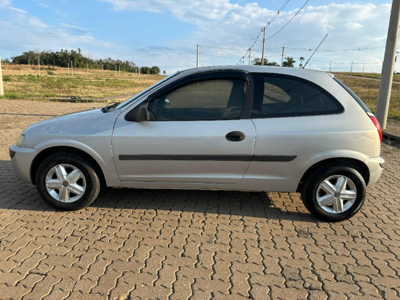 CHEVROLET CELTA 1.0 /2001 RT 811 VEÍCULOS ARROIO DO MEIO / Carros no Vale