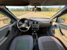 CHEVROLET CELTA 1.0 /2001 RT 811 VEÍCULOS ARROIO DO MEIO / Carros no Vale