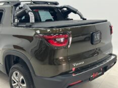 FIAT TORO 1.8 16V EVO FLEX FREEDOM AUTOMÁTICO 2016/2017 MAIS FÁCIL VEÍCULOS SANTA CRUZ DO SUL / Carros no Vale