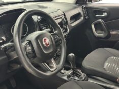 FIAT TORO 1.8 16V EVO FLEX FREEDOM AUTOMÁTICO 2016/2017 MAIS FÁCIL VEÍCULOS SANTA CRUZ DO SUL / Carros no Vale