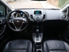 FORD NEW FIESTA TITANIUM 2015/2016 ALTERNATIVA VEÍCULOS LAJEADO / Carros no Vale