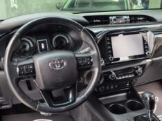 TOYOTA HILUX 2.8 SRX 4X4 CD 16V /2020 DE CONTO AUTOMÓVEIS SARANDI / Carros no Vale