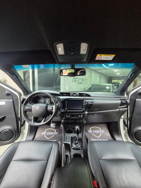 TOYOTA HILUX 2.8 SRX 4X4 CD 16V /2020 DE CONTO AUTOMÓVEIS SARANDI / Carros no Vale
