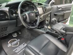 TOYOTA HILUX 2.8 SRX 4X4 CD 16V /2020 DE CONTO AUTOMÓVEIS SARANDI / Carros no Vale