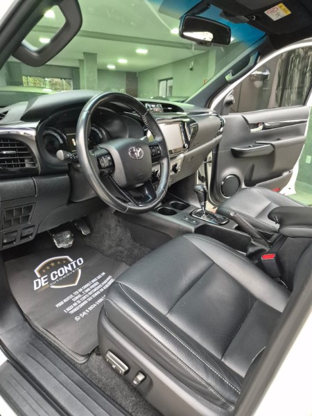 TOYOTA HILUX 2.8 SRX 4X4 CD 16V /2020 DE CONTO AUTOMÓVEIS SARANDI / Carros no Vale
