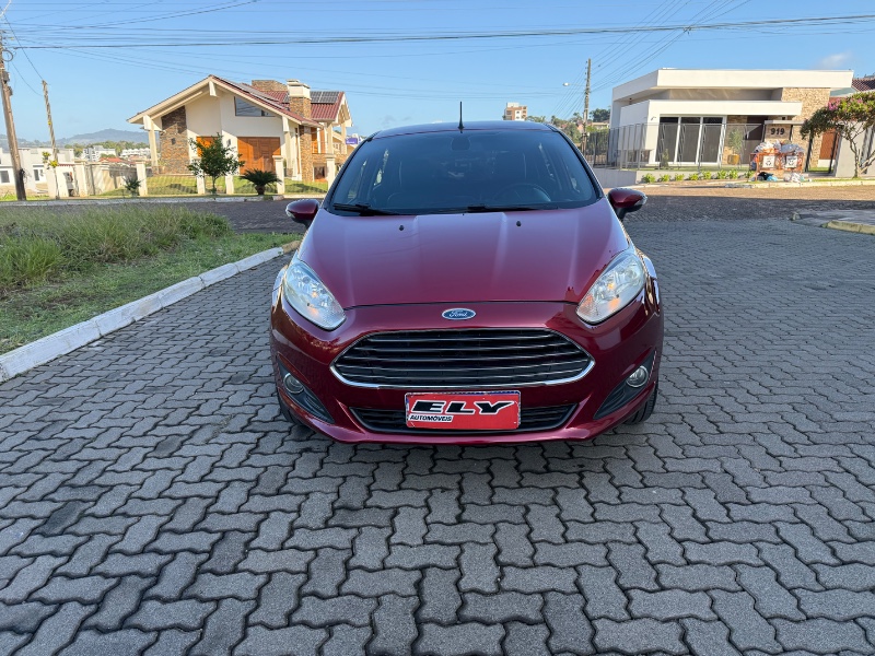 FORD FIESTA 1.6 TITANIUM 2015/2015 ELY AUTOMÓVEIS LAJEADO / Carros no Vale