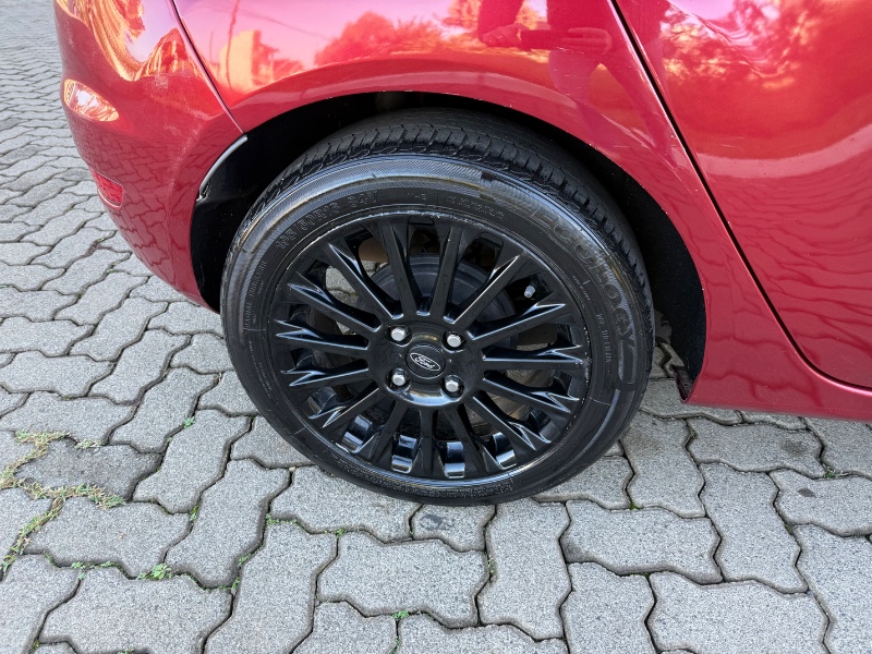 FORD FIESTA 1.6 TITANIUM 2015/2015 ELY AUTOMÓVEIS LAJEADO / Carros no Vale