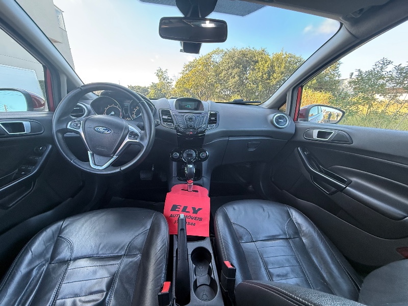 FORD FIESTA 1.6 TITANIUM 2015/2015 ELY AUTOMÓVEIS LAJEADO / Carros no Vale