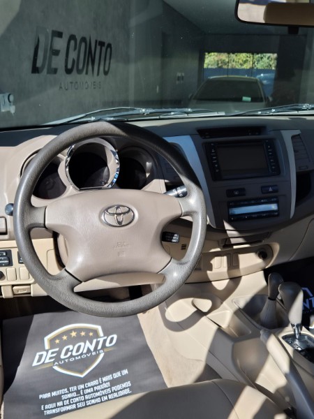 TOYOTA HILUX SW4 3.0 SRV 4X4 16V /2007 DE CONTO AUTOMÓVEIS SARANDI / Carros no Vale