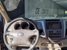 TOYOTA HILUX SW4 3.0 SRV 4X4 16V /2007 DE CONTO AUTOMÓVEIS SARANDI / Carros no Vale