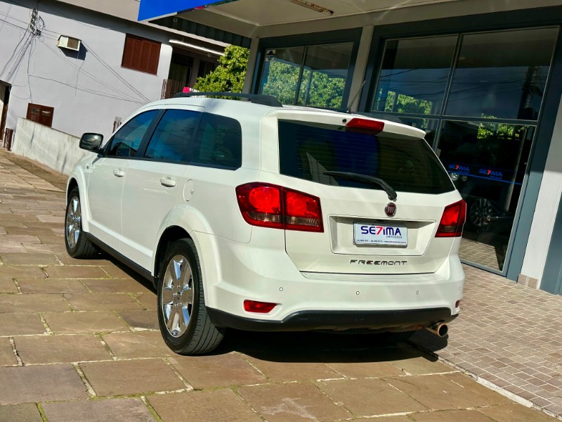 FIAT FREEMONT PRECISION 2.4 7 LUGARES 2013/2014 SÉTIMA VEÍCULOS GUAPORÉ / Carros no Vale