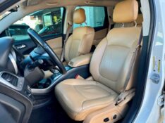 FIAT FREEMONT PRECISION 2.4 7 LUGARES 2013/2014 SÉTIMA VEÍCULOS GUAPORÉ / Carros no Vale
