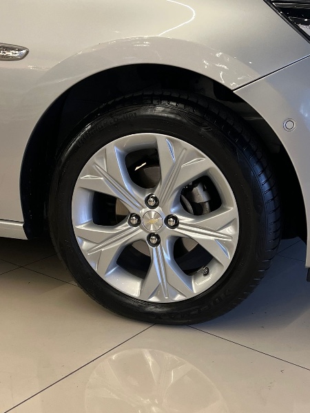CHEVROLET ONIX 1.0 PREMIER 12V 2020 2019/2020 JM AUTOMÓVEIS VENÂNCIO AIRES / Carros no Vale