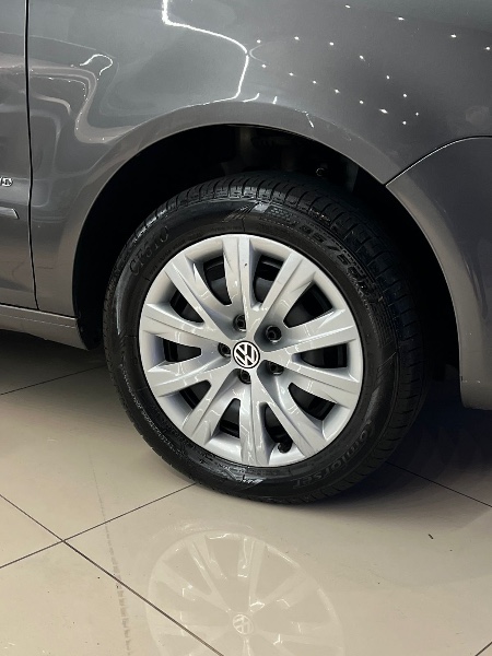 VOLKSWAGEN FOX1.0 GII 2011/2011 JM AUTOMÓVEIS VENÂNCIO AIRES / Carros no Vale