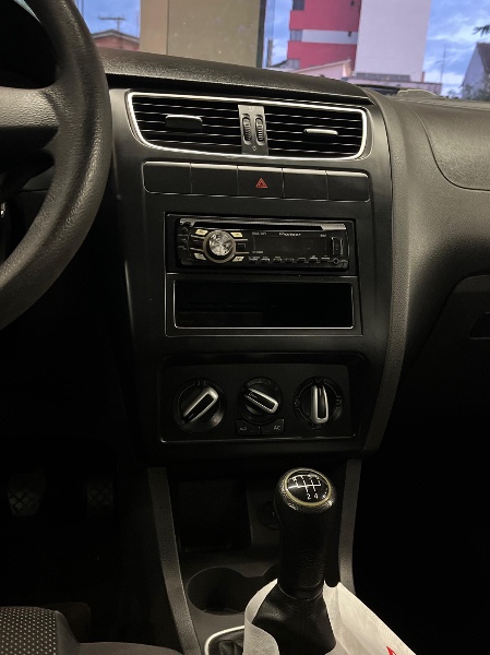 VOLKSWAGEN FOX1.0 GII 2011/2011 JM AUTOMÓVEIS VENÂNCIO AIRES / Carros no Vale