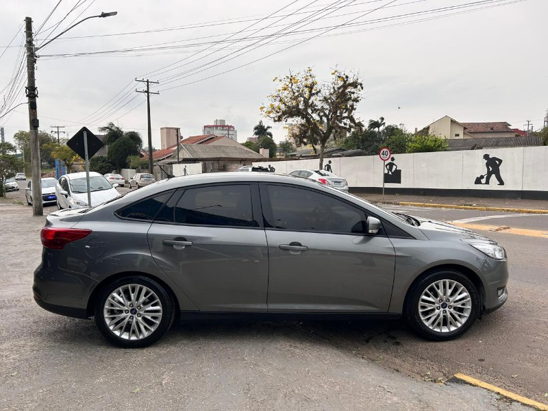 FORD FOCUS 2.0 16V/SE/SE PLUS FLEX 5P AUT. 2016/2016 LS MULTIMARCAS VENÂNCIO AIRES / Carros no Vale
