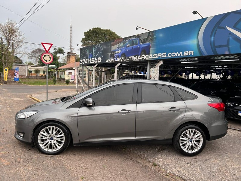 FORD FOCUS 2.0 16V/SE/SE PLUS FLEX 5P AUT. 2016/2016 LS MULTIMARCAS VENÂNCIO AIRES / Carros no Vale