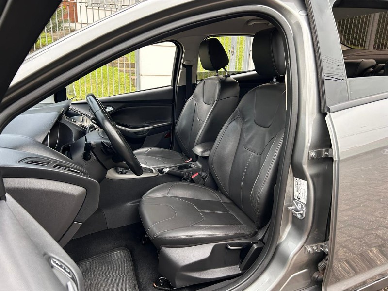 FORD FOCUS 2.0 16V/SE/SE PLUS FLEX 5P AUT. 2016/2016 LS MULTIMARCAS VENÂNCIO AIRES / Carros no Vale