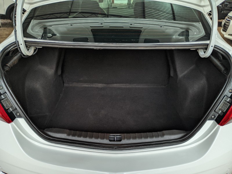 CHEVROLET PRISMA SED. LTZ 1.4 8V FLEXPOWER 4P 2018/2019 RICARDO VEÍCULOS TEUTÔNIA / Carros no Vale