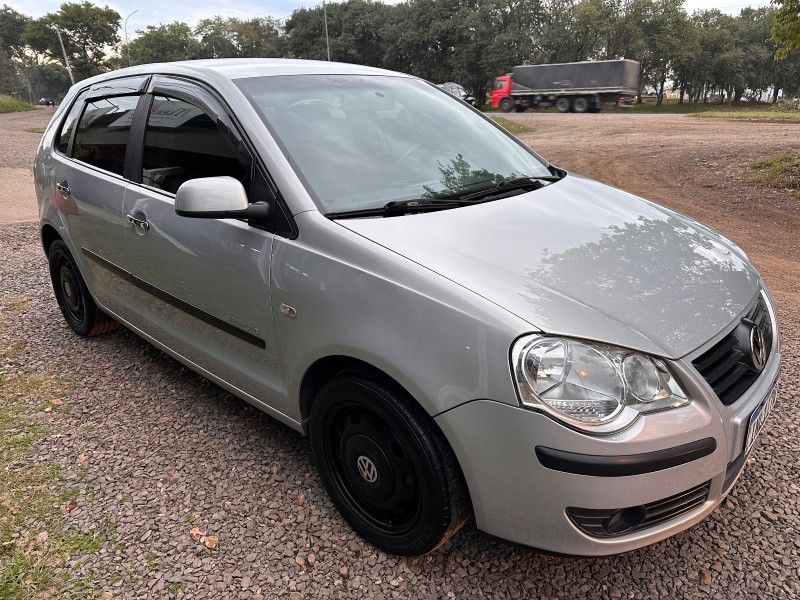 VOLKSWAGEN POLO HATCH SPORTLINE 1.6 /2007 MENEGHINI VEÍCULOS ARROIO DO MEIO / Carros no Vale