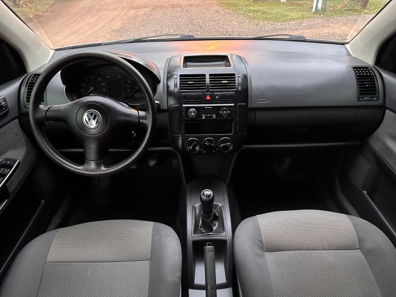 VOLKSWAGEN POLO HATCH SPORTLINE 1.6 /2007 MENEGHINI VEÍCULOS ARROIO DO MEIO / Carros no Vale