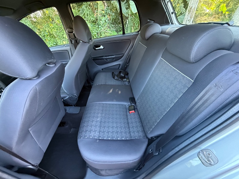 VOLKSWAGEN FOX 1.0 MPI TRACK (FLEX) 2017/2017 ELY AUTOMÓVEIS LAJEADO / Carros no Vale
