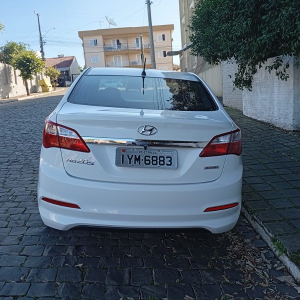 HYUNDAI HB20 COMF 1.6 AUT. 2017/2018 ALTERNATIVA VEÍCULOS LAJEADO / Carros no Vale