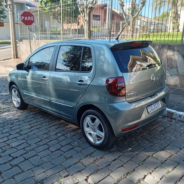 VOLKSWAGEN FOX PRIME 1.6 2009/2010 ALTERNATIVA VEÍCULOS LAJEADO / Carros no Vale