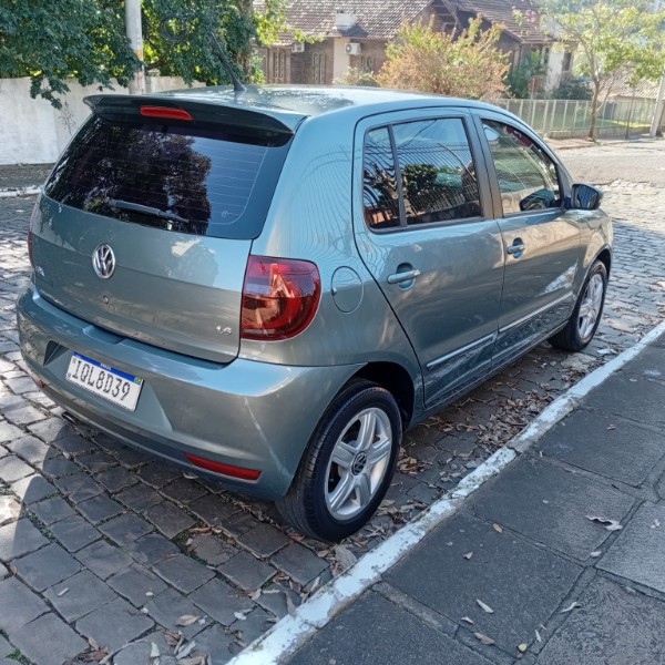 VOLKSWAGEN FOX PRIME 1.6 2009/2010 ALTERNATIVA VEÍCULOS LAJEADO / Carros no Vale