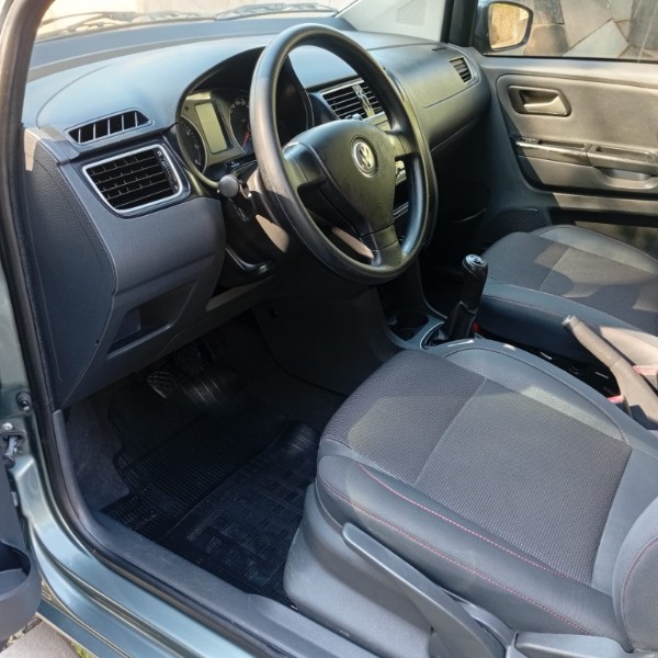 VOLKSWAGEN FOX PRIME 1.6 2009/2010 ALTERNATIVA VEÍCULOS LAJEADO / Carros no Vale