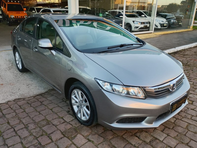 HONDA CIVIC 1.8 LXS 16V /2014 CHIMA VEÍCULOS VENÂNCIO AIRES / Carros no Vale