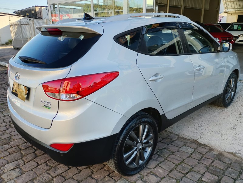HYUNDAI IX35 2.0 GL /2015 CHIMA VEÍCULOS VENÂNCIO AIRES / Carros no Vale
