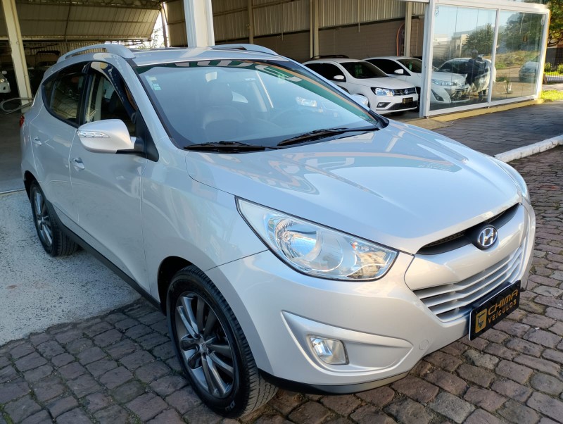 HYUNDAI IX35 2.0 GL /2015 CHIMA VEÍCULOS VENÂNCIO AIRES / Carros no Vale