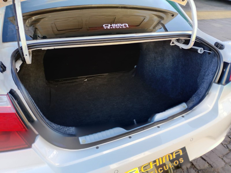 VOLKSWAGEN VOYAGE 1.6 MSI /2019 CHIMA VEÍCULOS VENÂNCIO AIRES / Carros no Vale