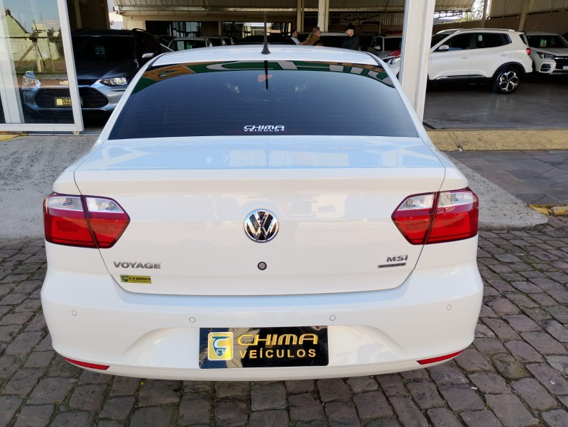 VOLKSWAGEN VOYAGE 1.6 MSI /2019 CHIMA VEÍCULOS VENÂNCIO AIRES / Carros no Vale