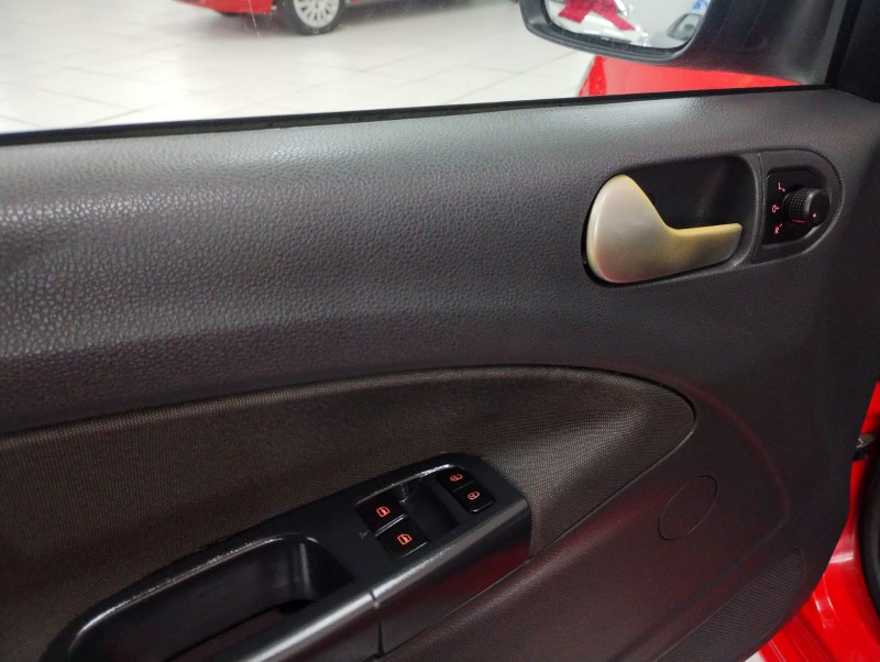 VOLKSWAGEN GOL 1.0 2013/2013 TIAGO AUTOMÓVEIS VENÂNCIO AIRES / Carros no Vale