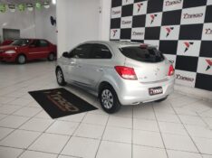 CHEVROLET ONIX 1.0 2018/2018 TIAGO AUTOMÓVEIS VENÂNCIO AIRES / Carros no Vale