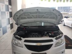 CHEVROLET ONIX 1.0 2018/2018 TIAGO AUTOMÓVEIS VENÂNCIO AIRES / Carros no Vale