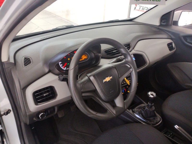 CHEVROLET ONIX 1.0 2018/2018 TIAGO AUTOMÓVEIS VENÂNCIO AIRES / Carros no Vale