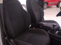 CHEVROLET ONIX 1.0 2018/2018 TIAGO AUTOMÓVEIS VENÂNCIO AIRES / Carros no Vale