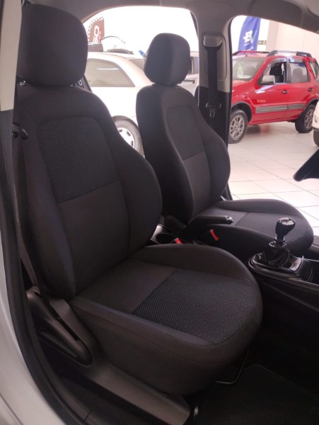 CHEVROLET ONIX 1.0 2018/2018 TIAGO AUTOMÓVEIS VENÂNCIO AIRES / Carros no Vale