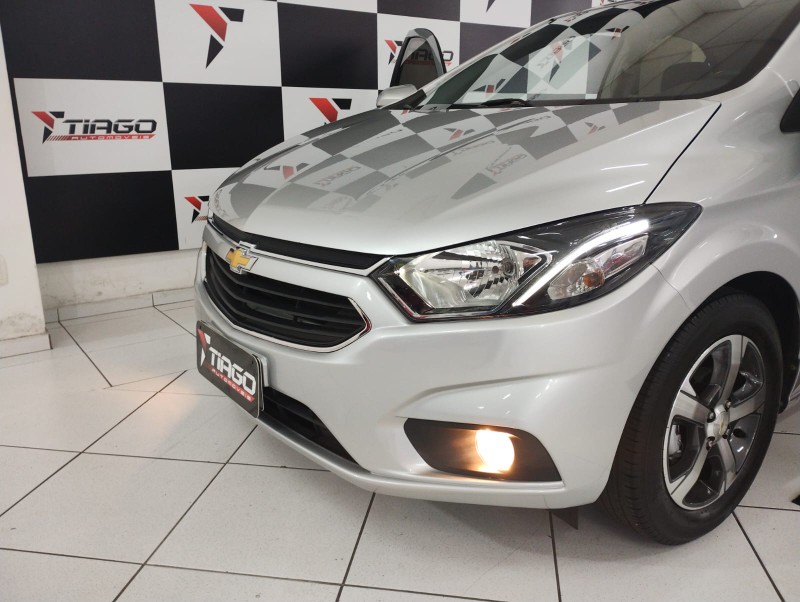 CHEVROLET ONIX 1.4 LTZ 2017/2017 TIAGO AUTOMÓVEIS VENÂNCIO AIRES / Carros no Vale