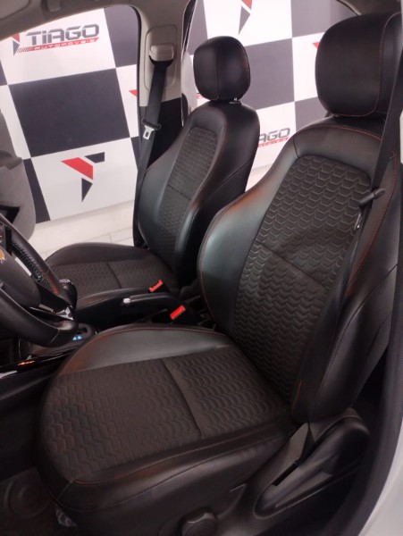 CHEVROLET ONIX 1.4 LTZ 2017/2017 TIAGO AUTOMÓVEIS VENÂNCIO AIRES / Carros no Vale