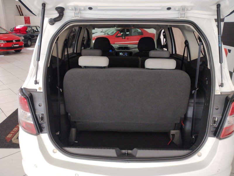 CHEVROLET SPIN 1.8 LTZ 2016/2016 TIAGO AUTOMÓVEIS VENÂNCIO AIRES / Carros no Vale