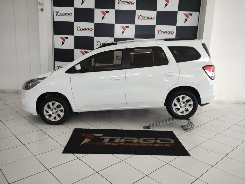 CHEVROLET SPIN 1.8 LTZ 2016/2016 TIAGO AUTOMÓVEIS VENÂNCIO AIRES / Carros no Vale