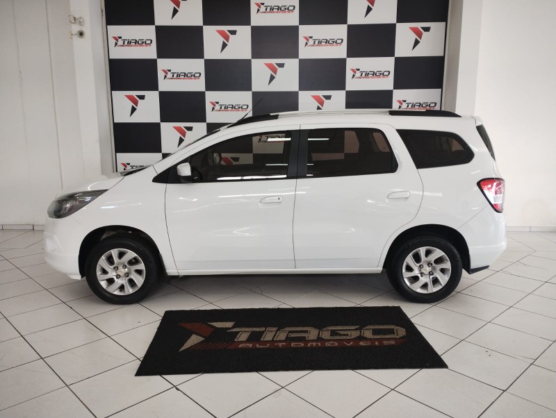 CHEVROLET SPIN 1.8 LTZ 2016/2016 TIAGO AUTOMÓVEIS VENÂNCIO AIRES / Carros no Vale