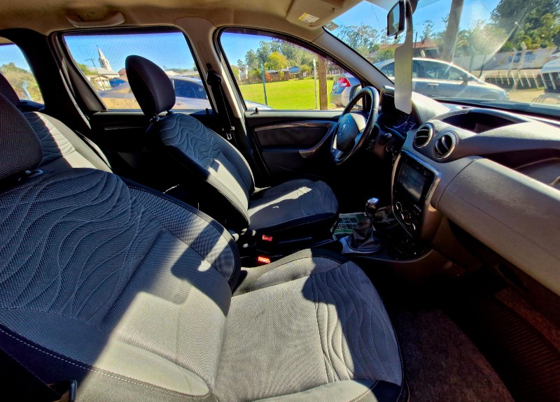 RENAULT DUSTER 2.0 DYNAMIQUE 4X2 16V 2015/2015 CRUZEIRO MULTIMARCAS CRUZEIRO DO SUL / Carros no Vale