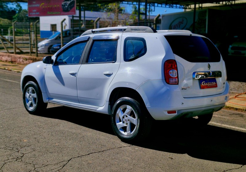 RENAULT DUSTER 2.0 DYNAMIQUE 4X2 16V 2015/2015 CRUZEIRO MULTIMARCAS CRUZEIRO DO SUL / Carros no Vale
